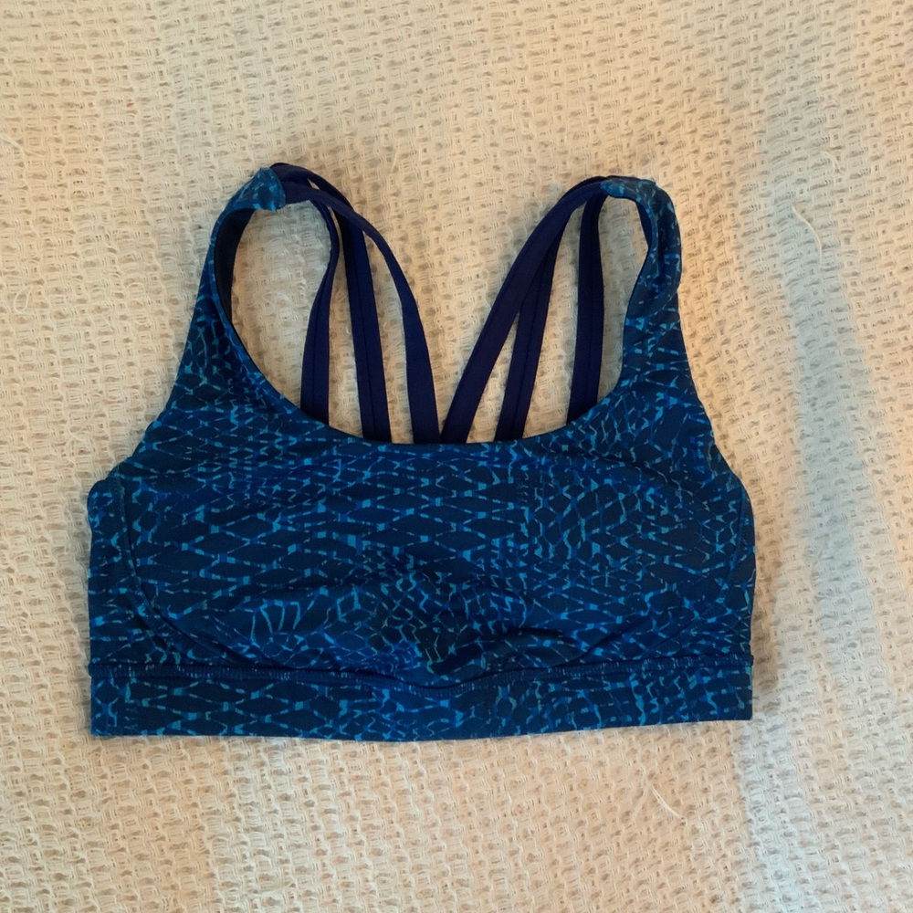 Lululemon Energy Strappy Sports Bra Crop Top Blue Exhale Samba Snake Size 2